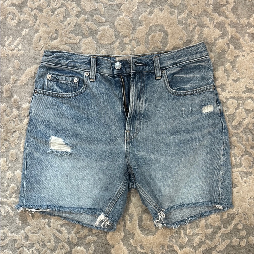 Everlane - “The Denim Short”